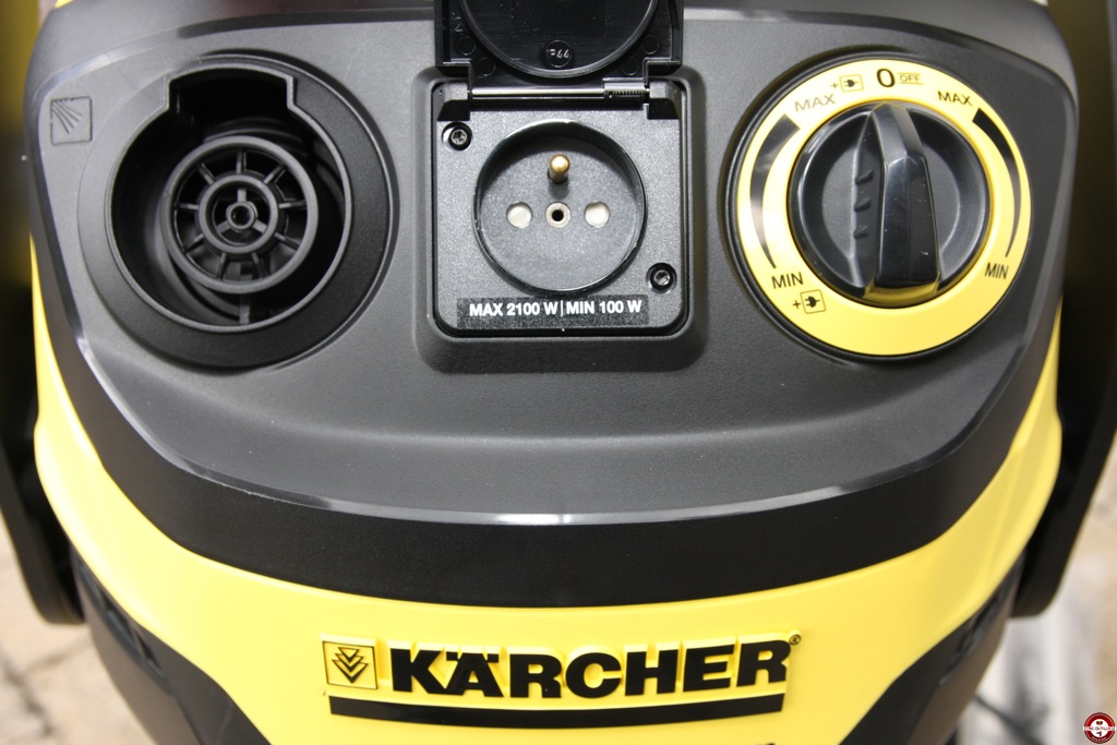 Test de l'aspirateur MV6 P Premium Kärcher avec un outil