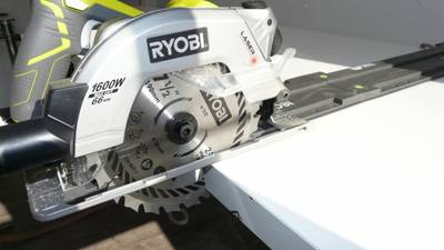 Scie circulaire Ryobi RWS1600K