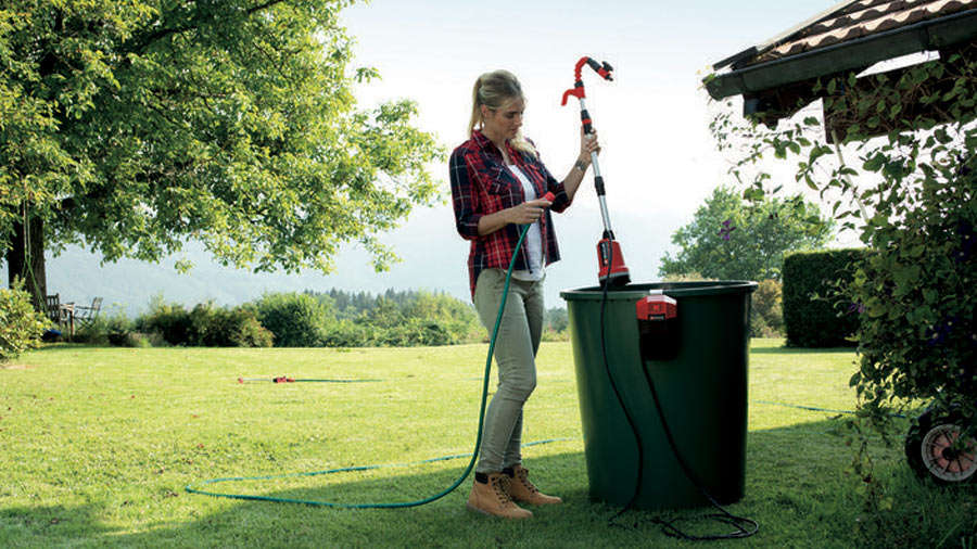 Arroser son jardin en allégeant sa facture d'eau avec la pompe immergée sur  batterie GE-PP 18 RB LI-SOLO Einhell - Zone Outillage
