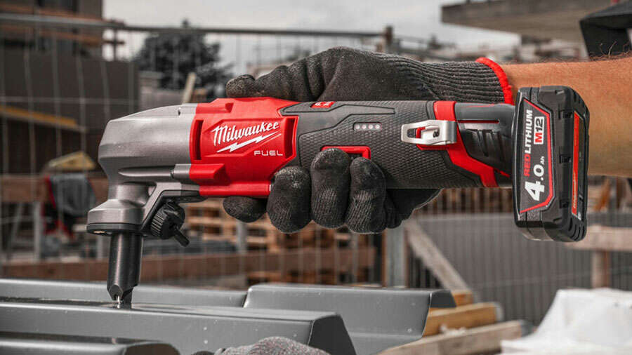 Perceuse visseuse 12V MILWAUKEE M12 FDD-602X (2 x 6,0 Ah)