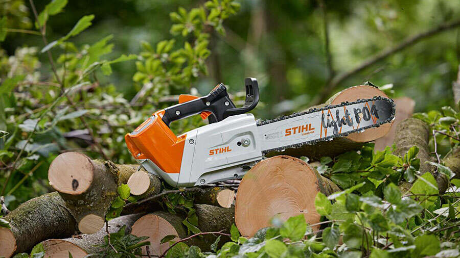 Tronçonneuses d'élagage sans fil MSA 220 STIHL : des performances élevées  pour un usage intensif ou professionnel - Zone Outillage